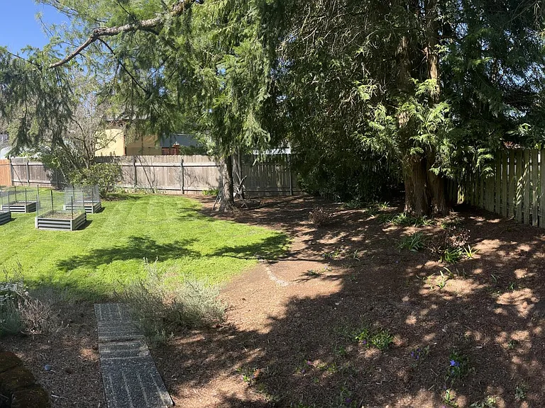 12604 SE 75th St — Photo 15