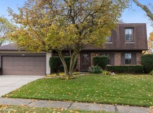 1869 Burr Ridge Dr, Hoffman Estates, IL 60192