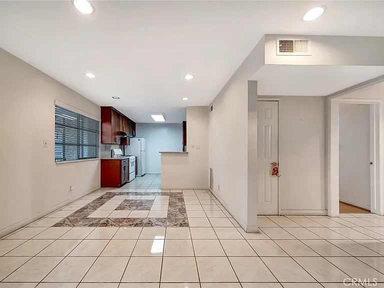 5315 Zelzah Ave #6 — Photo 7