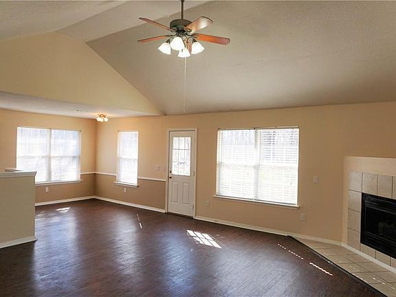 2nd image of 11 Ingleborough Dr