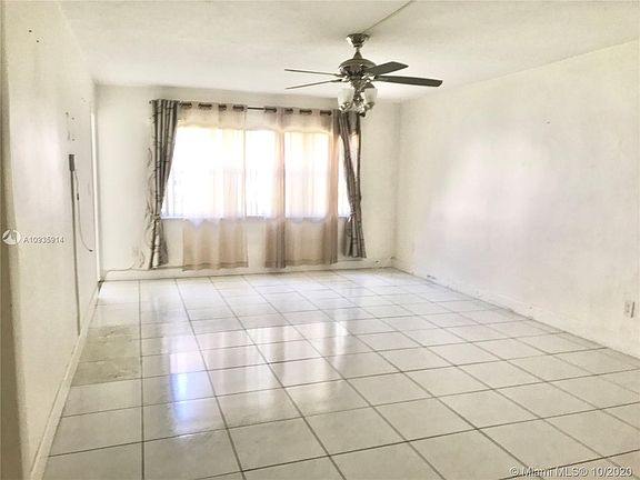 4th image of 1540 NE 191st St APT 102