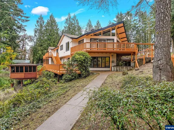 11285 State St SE, Salem, OR 97317