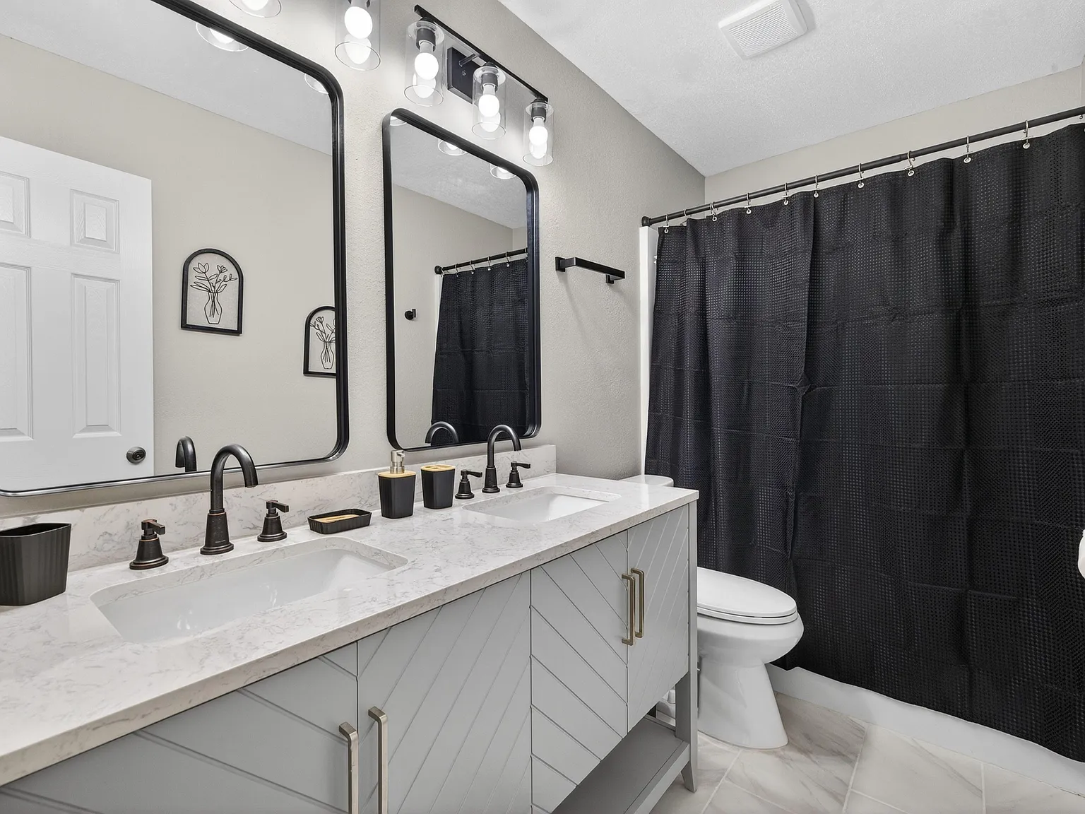 4 bed, 2.0 bath, 2084 sqft, $910 — Photo 3