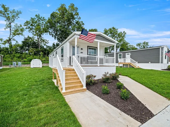 335 Ashwood Ct, Honey Brook, PA 19344