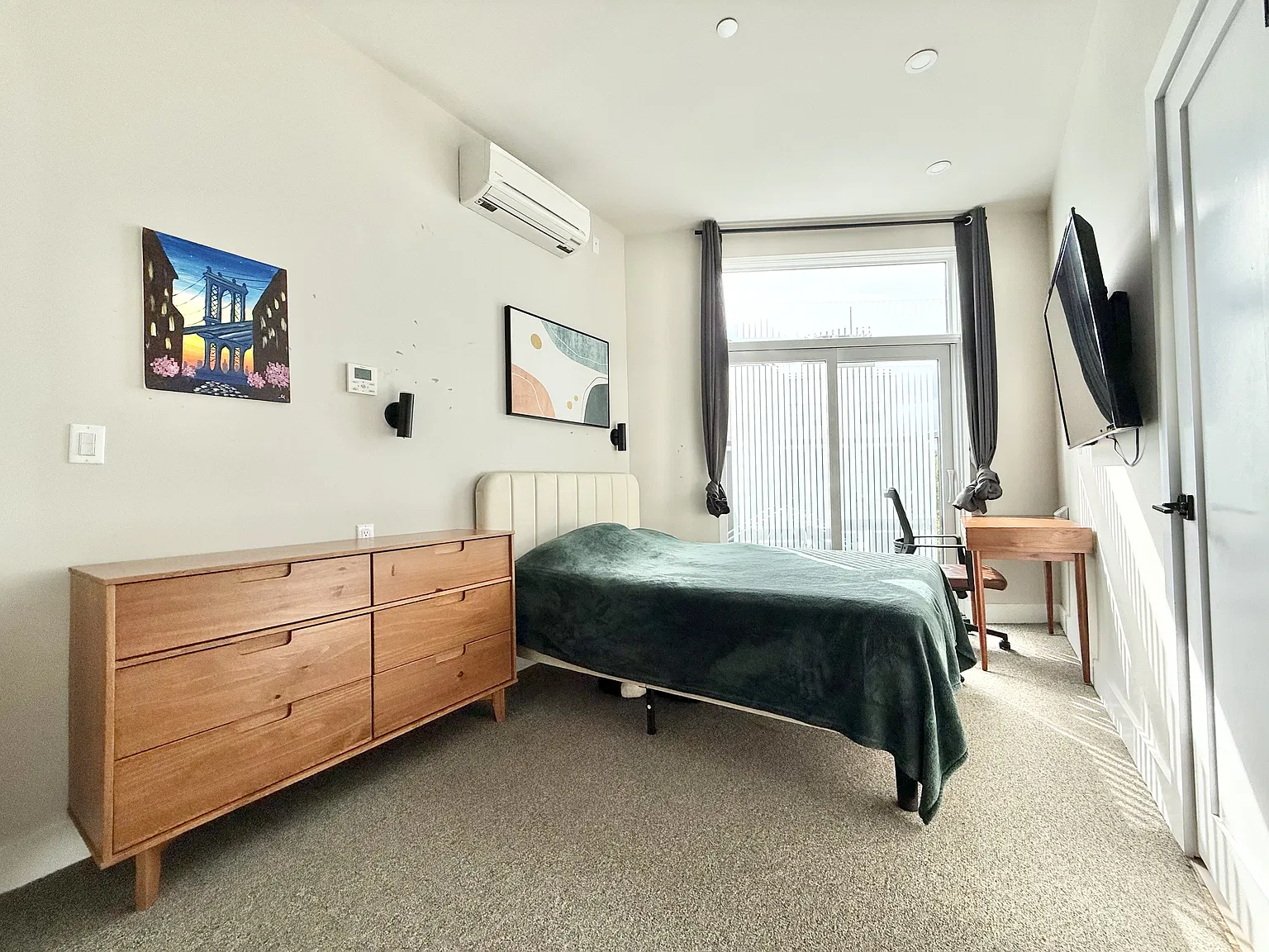 4 bed, 1.5 bath, $1,380 — Photo 1