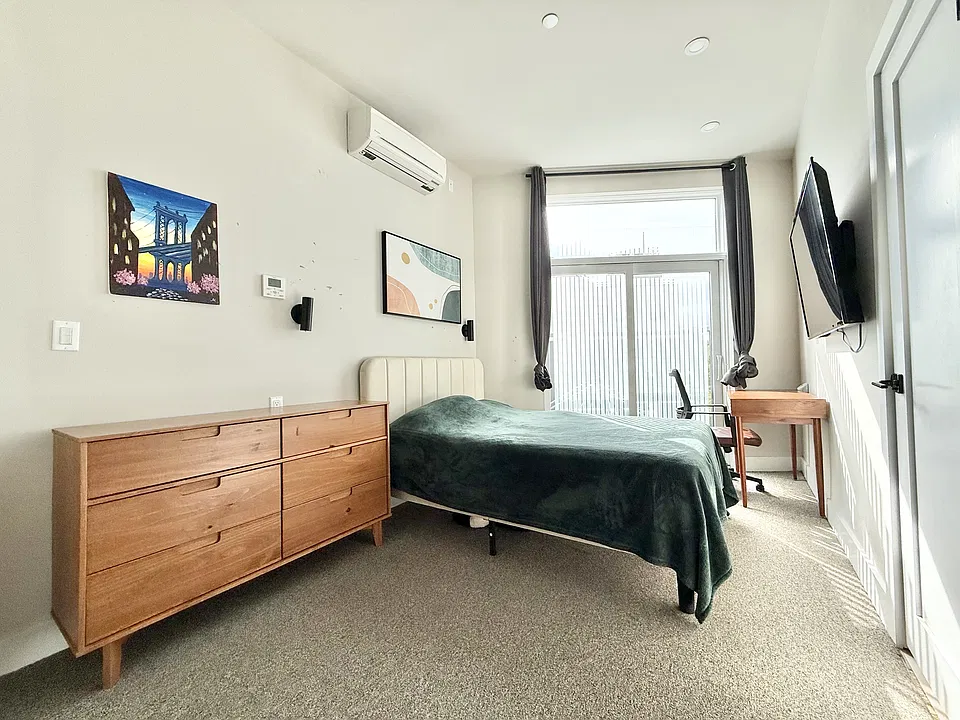 61 Delmonico Pl #255