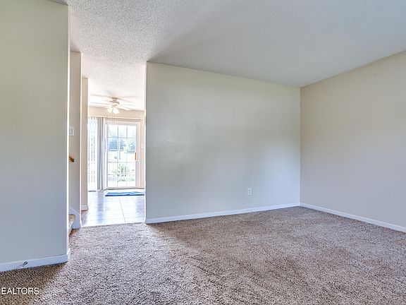 2nd image of 105 Tracy Ln