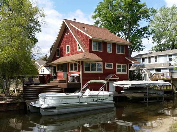 16 Lakeshore Ct, Madison, WI 53715