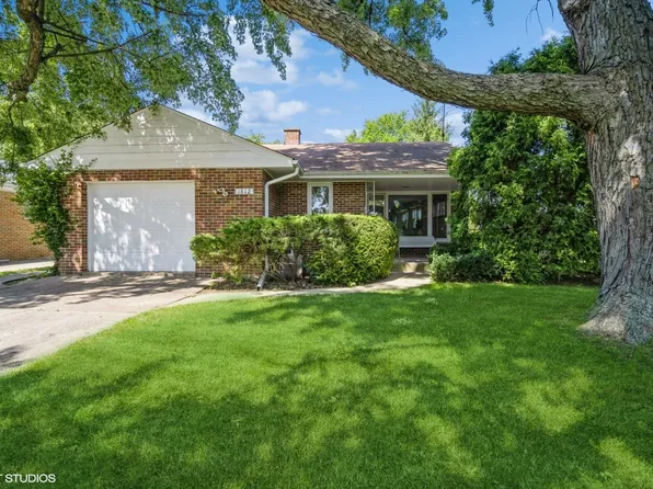 1812 Winthrop Rd, Highland Park, IL 60035