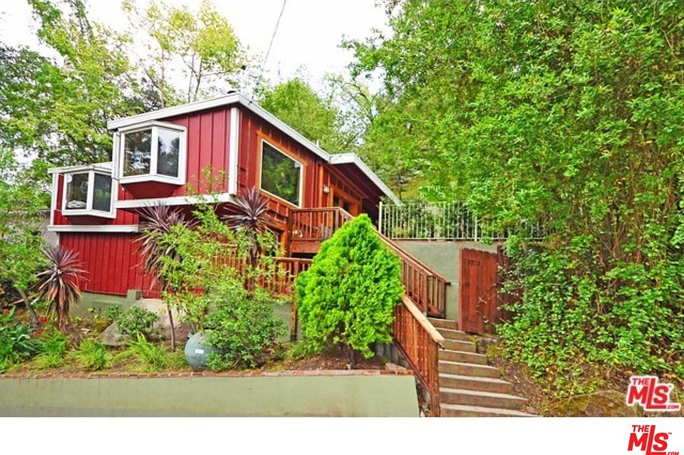 1st image of 19712 Valley Dr