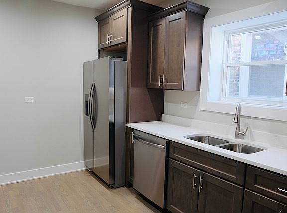 5th image of 4346 W Parker Ave #1