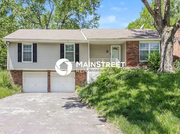 204 NE Noeleen Ln, Lees Summit, MO 64086