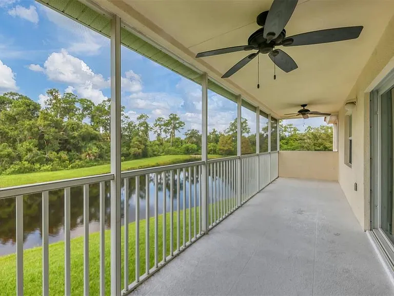 7269 Fountain Palm Cir — Photo 1