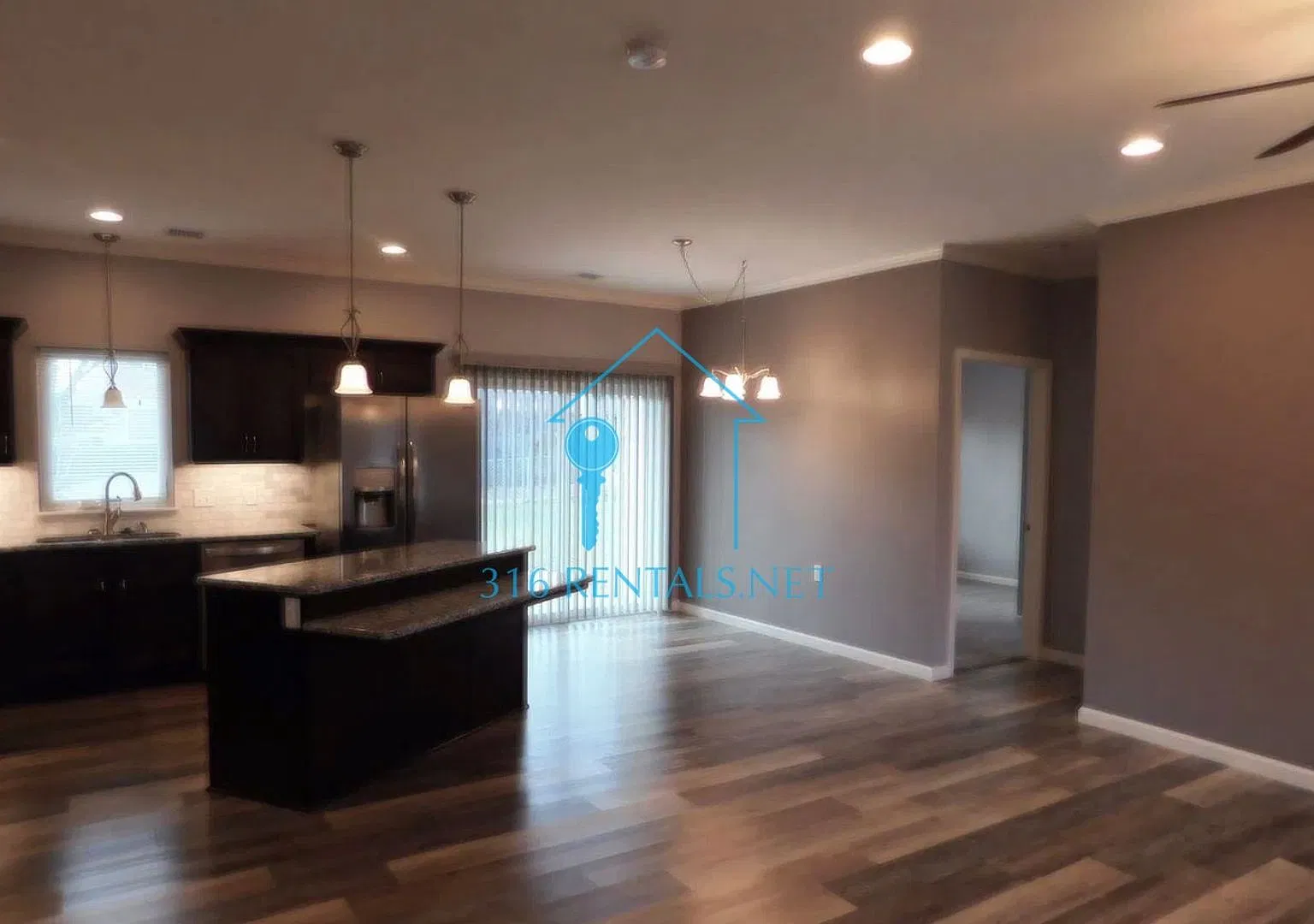 **Coming Soon** $1,500 - 517 Village - 3 Bedroom / 2 Bathroom — Photo 4