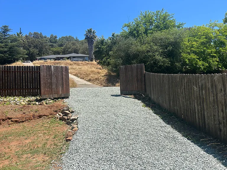 3632 Ravenwood Ln — Photo 2