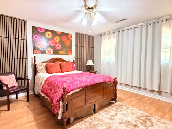 8396 Glenford Rd, Charleston, SC 29406