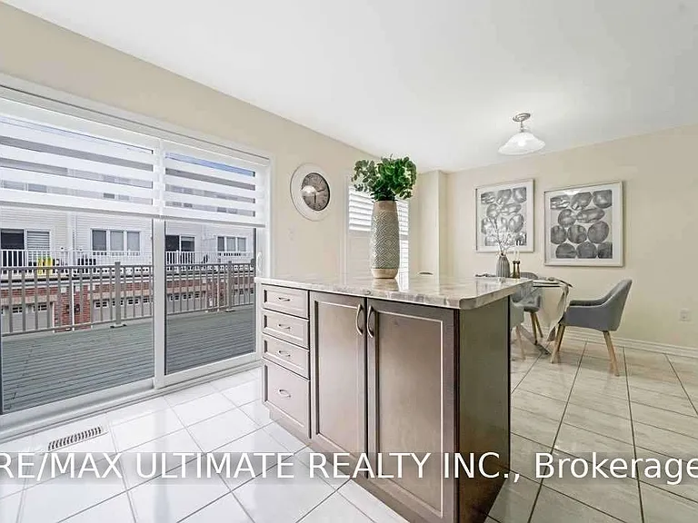 2444 Fall Harvest Cres — Photo 11