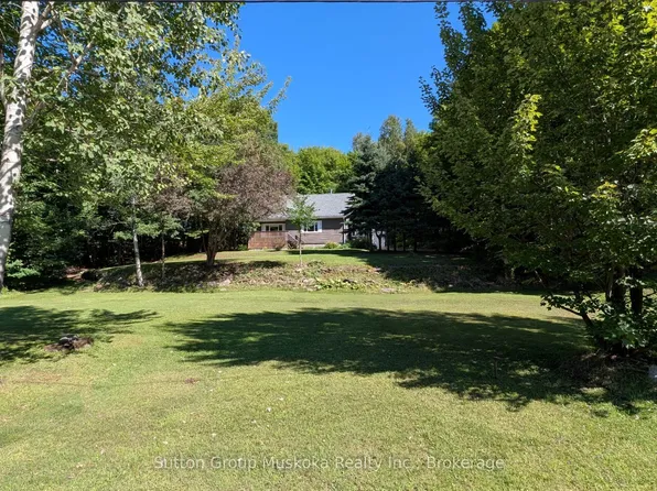 66 Hanes Rd, Huntsville, ON P1H 1M3