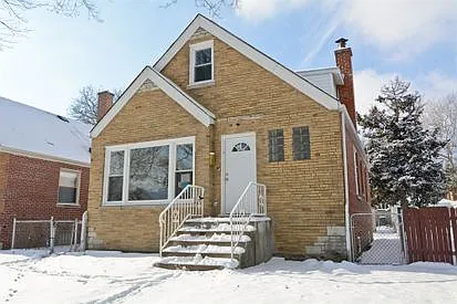 230 Granville Ave photo 1
