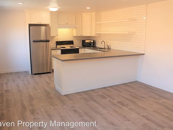 5th image of 3238 S 150th St #B
