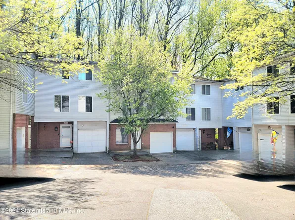 406 Ilyssa Way, Staten Island, NY 10312