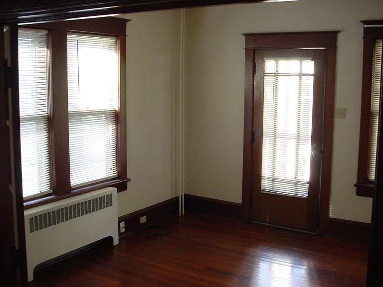 324 Jefferson St — Photo 6