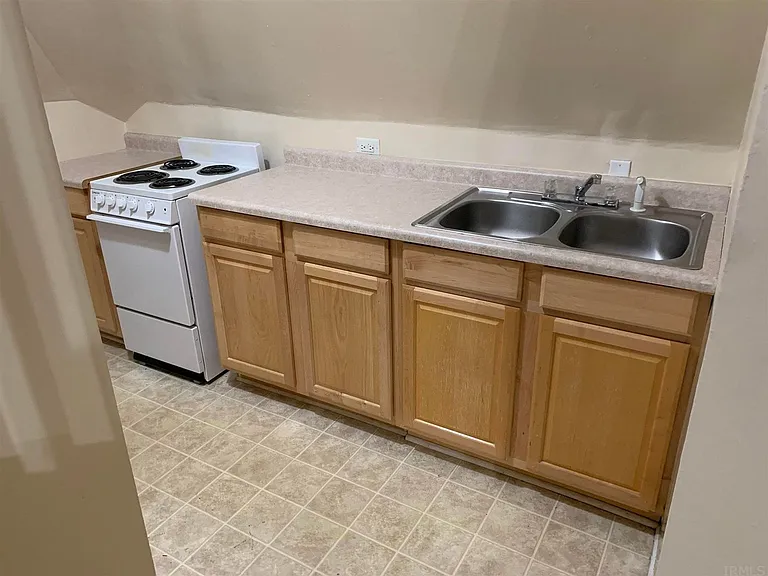 423 S Fess Ave — Photo 12