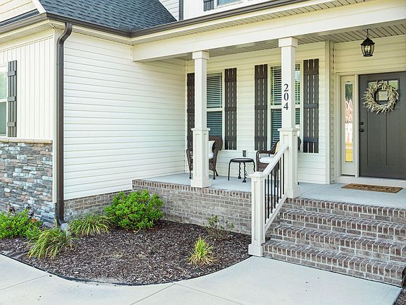 5th image of 204 Coffman Drive