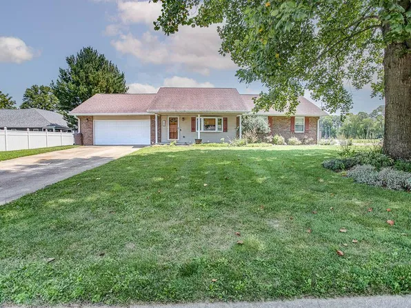 102 Irene Dr, Saint Jacob, IL 62281