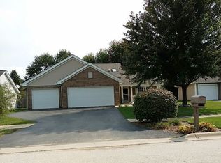 10957 Dixon Pines Cir, Machesney Park, IL 61115