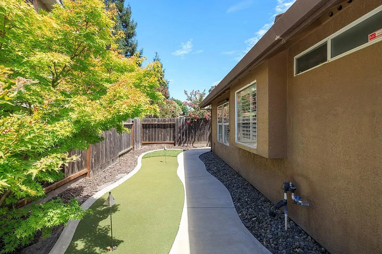 3 bed, 1863 sqft, $2,800 — Photo 2