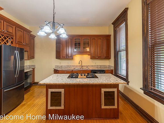 3rd image of 2052 N 1st St #12604993