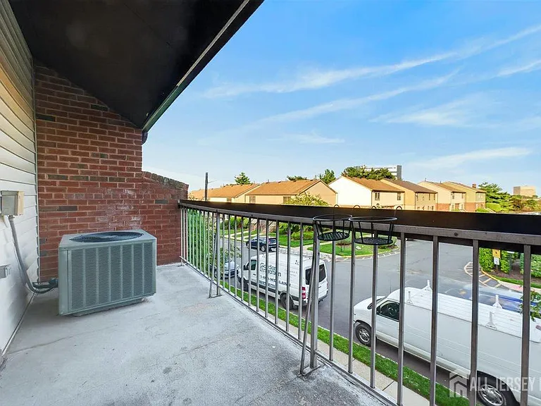 94 Beverly Hill Ter #F — Photo 28