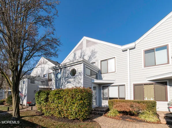 9 Bridgewaters Drive #11, Oceanport, NJ 07757