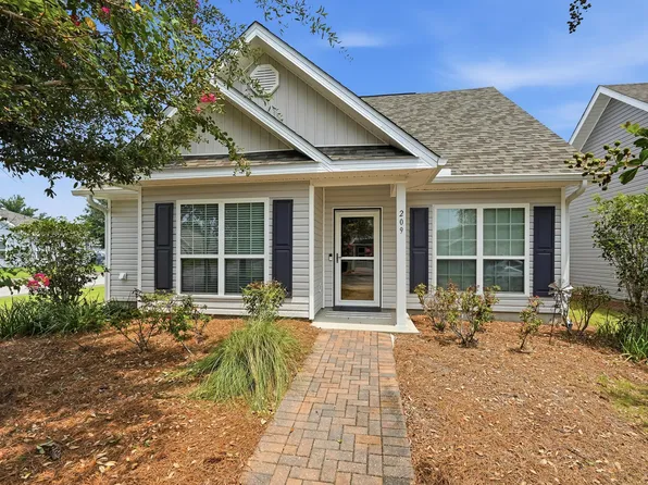 209 Nelly St, Freeport, FL 32439