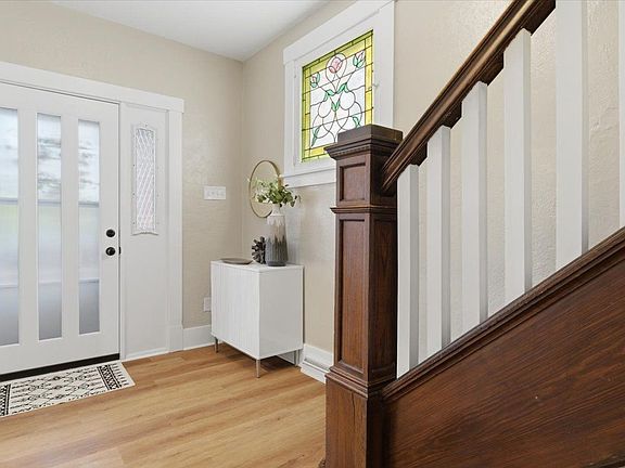 3rd image of 1133 Hillsdale Ave