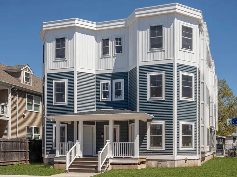 390 Carroll Ave #4 — Photo 1
