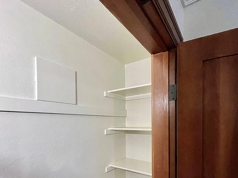 224 E Pine St #6 — Photo 9