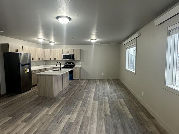 4th image of 3575 Ammon Cir