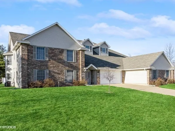 2382 Willowbrooke Ln, Iowa City, IA 52246