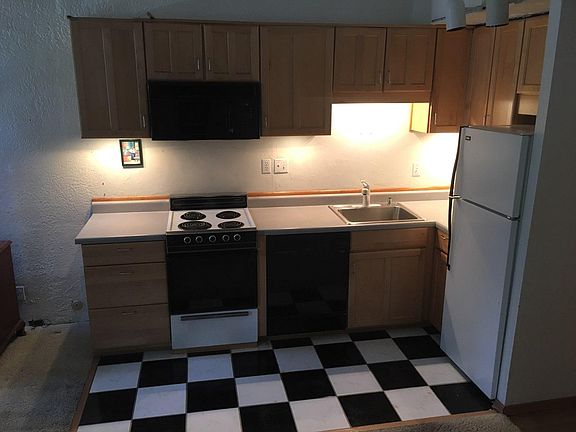 3rd image of 1300 Regency Way #97