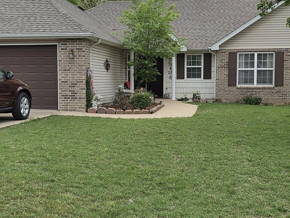 1st image of 131 Birchwood Circle