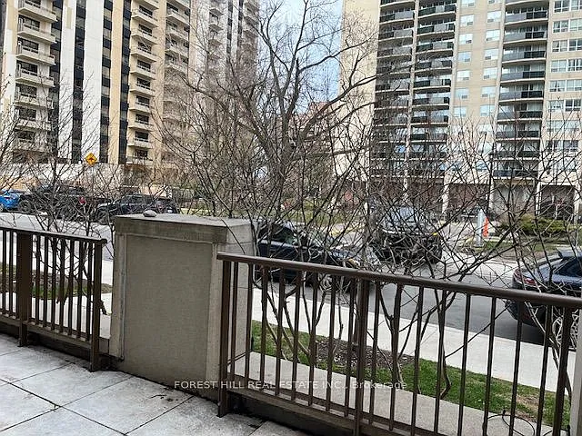 310 Tweedsmuir Ave #Townhouse 2 — Photo 5