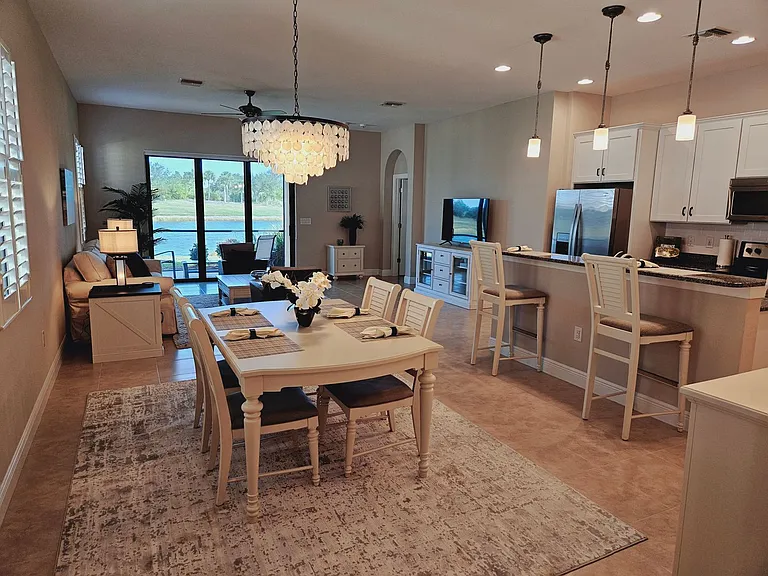10468 Crooked Creek Dr — Photo 5