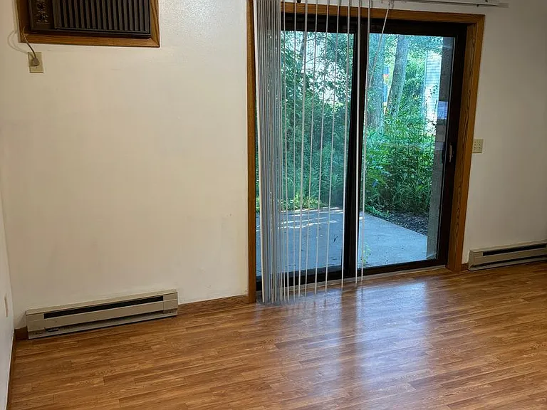 653 Brooks Pl — Photo 7