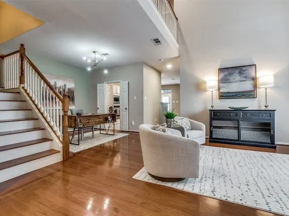 8335 Coppertowne Ct, Dallas, TX 75243