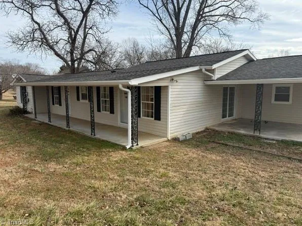 2115 Ararat Rd, Ararat, NC 27007