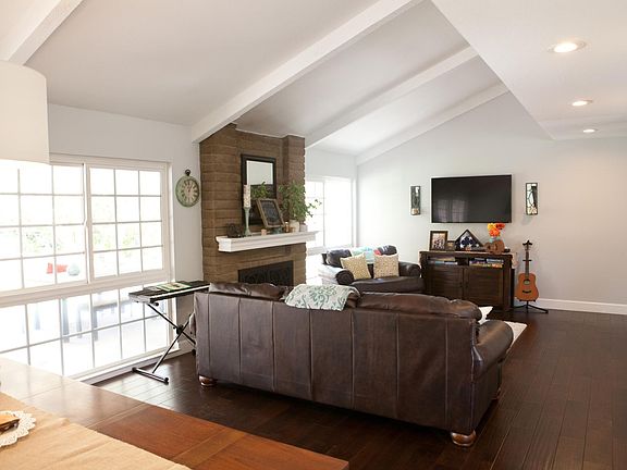 3rd image of 26332 Esmeralda Cir