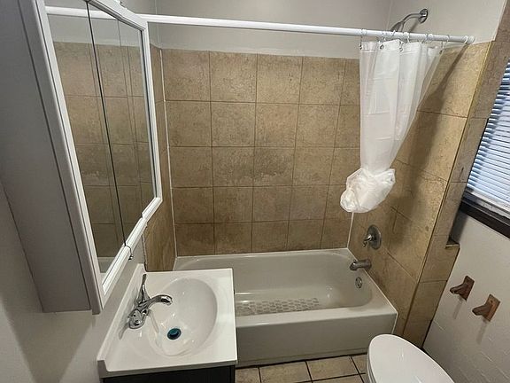 2nd image of 4023 Fir St APT 1