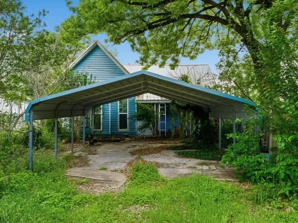 304 E Brazos St, Groesbeck, TX 76642